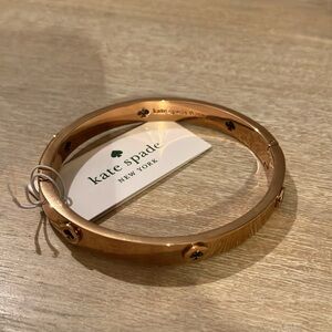 KATE SPADE | Spot the Spade Bangle Bracelet in Rose Gold